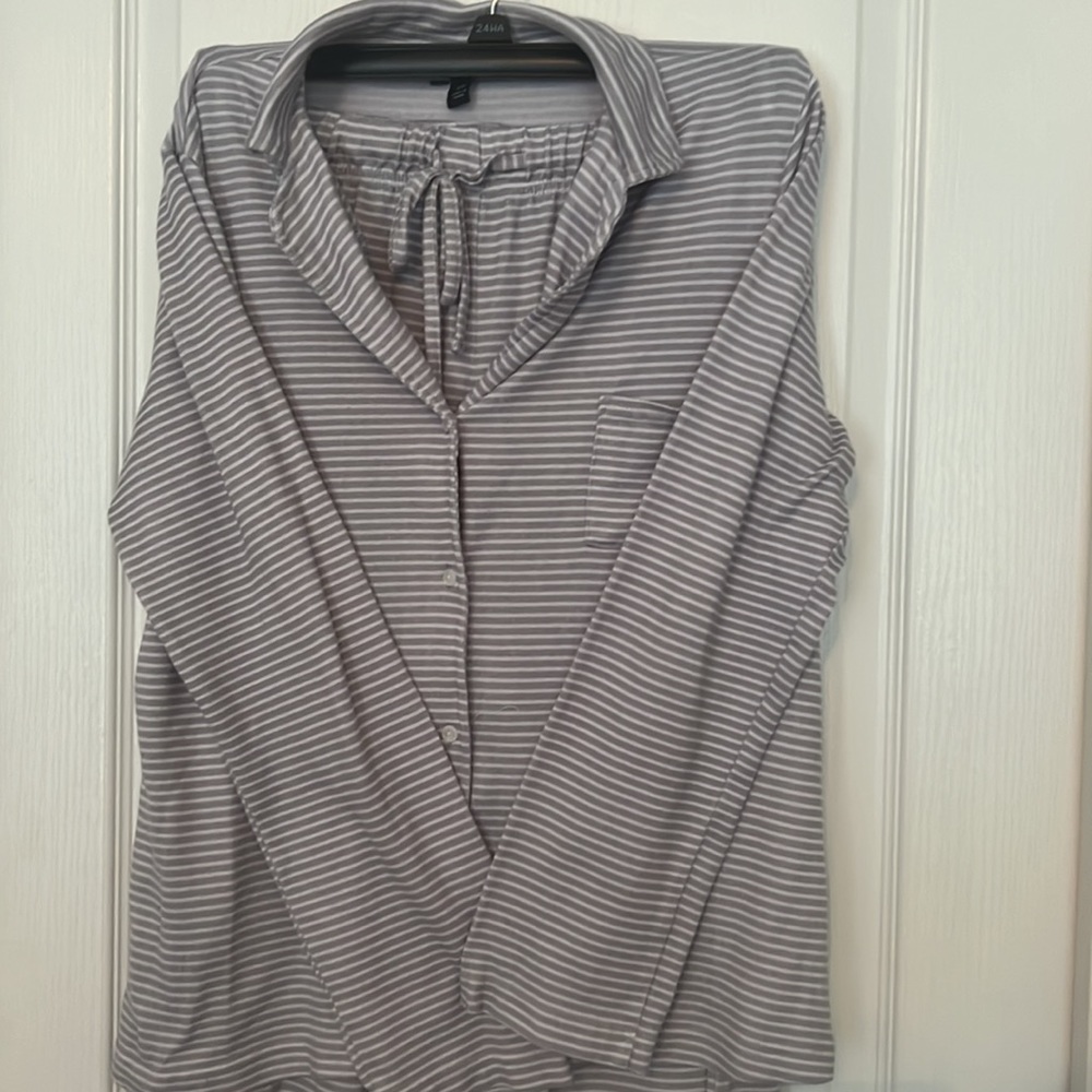 Lavender and white long sleeve pajama set - Picture 2 of 3
